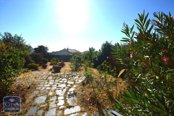 Maison à louer 5 pièces 127.82m² Cholet (49300)