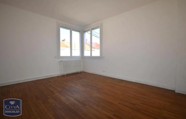 Maison à louer 5 pièces 127.82m² Cholet (49300)