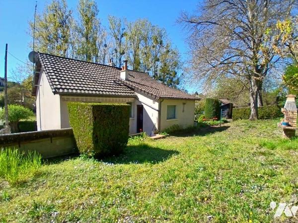 Pavillon au cadre agréable avec étang