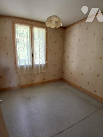 Pavillon au cadre agréable avec étang