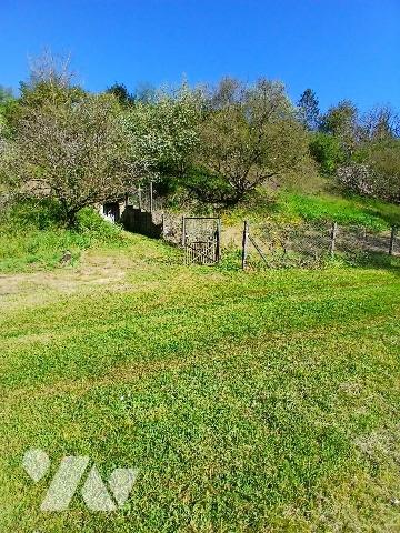 Pavillon au cadre agréable avec étang