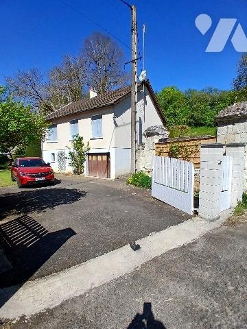 Pavillon au cadre agréable avec étang