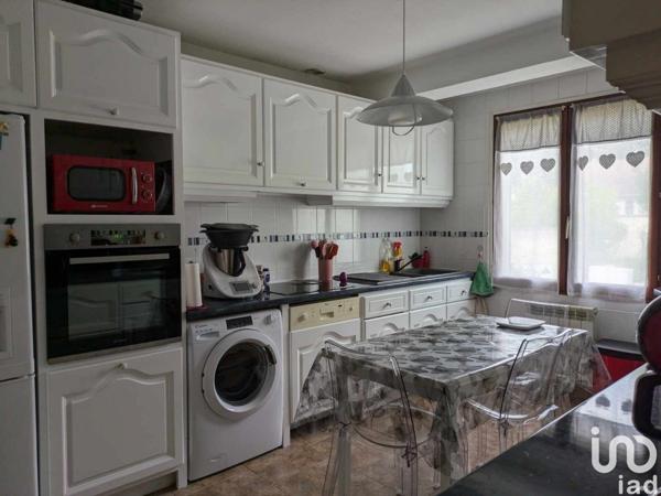 Pavillon 5 pièces de 99 m² à Souppes-sur-Loing (77460)