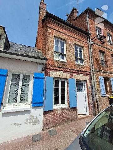 une maison mitoyenne avec jardin