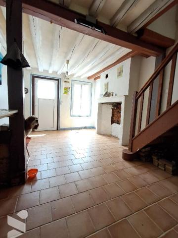 une maison mitoyenne avec jardin