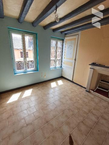 une maison mitoyenne avec jardin