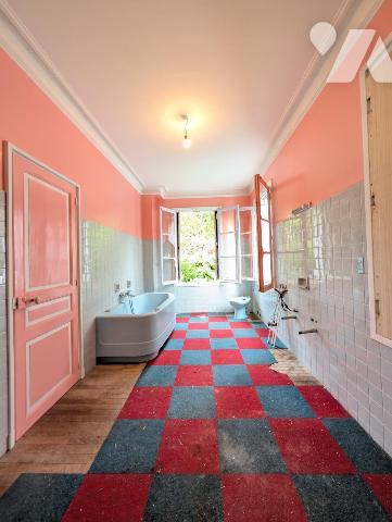 Maison de Maître à rénover d'env. 300m² - Terrain clos de 9538m² 
