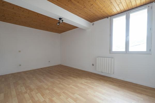 Moragne (17430) Ferme de 300m² en vente 369600 € à Moragne