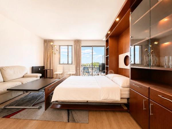Paris 8e – Rue de Courcelles – Parc Monceau | Studio avec terrasse et vue panoramique