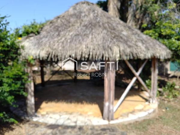 PAISIBLE VILLA F4 SITUEE AU HAUT DE LA CHAUMIERE