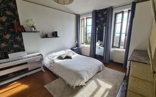 Maison à vendre    5 pièces •  Bayon-sur-Gironde