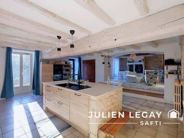 ANCIENNE FERME RÉNOVÉE – 196 m² – 6 CHAMBRES + 1 BUREAU – GRAND JARDIN