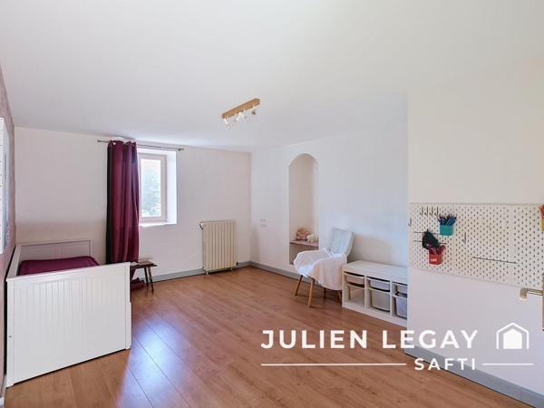 ANCIENNE FERME RÉNOVÉE – 196 m² – 6 CHAMBRES + 1 BUREAU – GRAND JARDIN