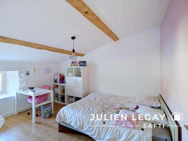 ANCIENNE FERME RÉNOVÉE – 196 m² – 6 CHAMBRES + 1 BUREAU – GRAND JARDIN