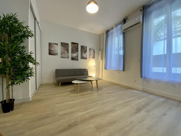 Gard (30) - Nimes Fac Vauban - Studio meublé avec terrasse