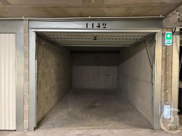 Parking à vendre  15 m 2   ST HERBLAIN  - 44