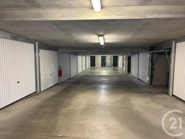 Parking à vendre  15 m 2   ST HERBLAIN  - 44
