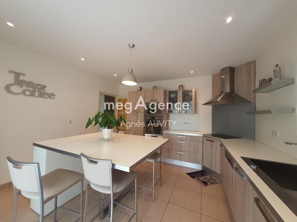 Maison à DOMERAT, 03410 - 7 pièces 152m²