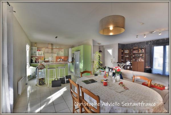 Bergerac dans impasse, maison de plain pied 3 chambres, garage, piscine sur 100 M2