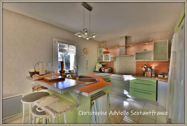 Bergerac dans impasse, maison de plain pied 3 chambres, garage, piscine sur 100 M2