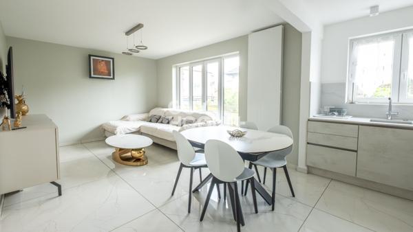 2 pièces en parfait état avec balcons dans un quartier idéal