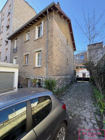 Maison
                                                                                                                                                                                                                                                                                                                        13 pièce(s)                                                                                                                                                                                                          11 chambre(s)                                                                                                                                                                                                          241.37  m²