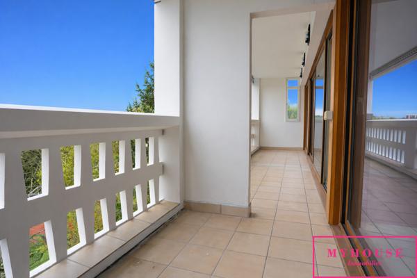 Appartement
                                                                                                                                                                                                                                                                                                                        4 pièce(s)                                                                                                                                                                                                          3 chambre(s)                                                                                                                                                                                                          94.71  m²