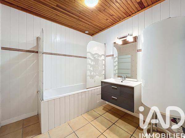 Immeuble à vendre 114 m² Précy-le-Sec