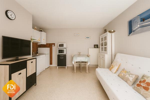 Centre ville - Port Royal - Appartement P2 avec parking - 37