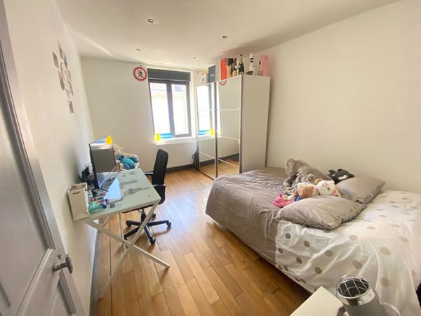 Appartement 5 pièces lumineux et spacieux à vendre au centre de Saint Quentin