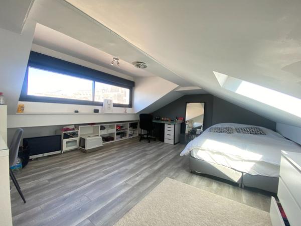 Appartement 5 pièces lumineux et spacieux à vendre au centre de Saint Quentin