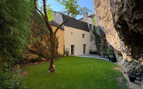 Maison à vendre    2 pièces •  Montmorillon