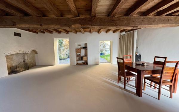 Maison à vendre    2 pièces •  Montmorillon