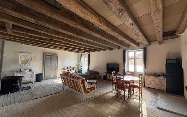 Maison à vendre    2 pièces •  Montmorillon