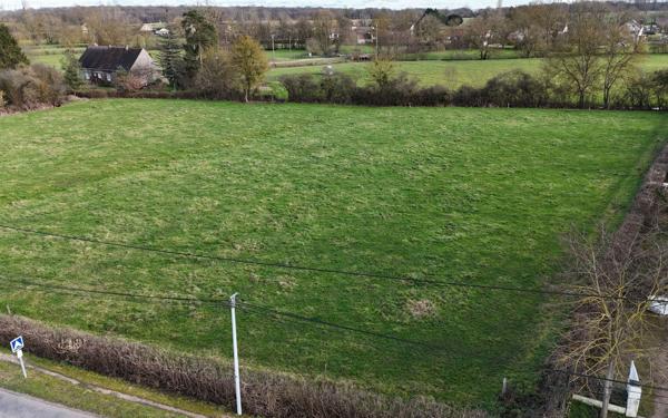 Terrain à vendre    La Charmée