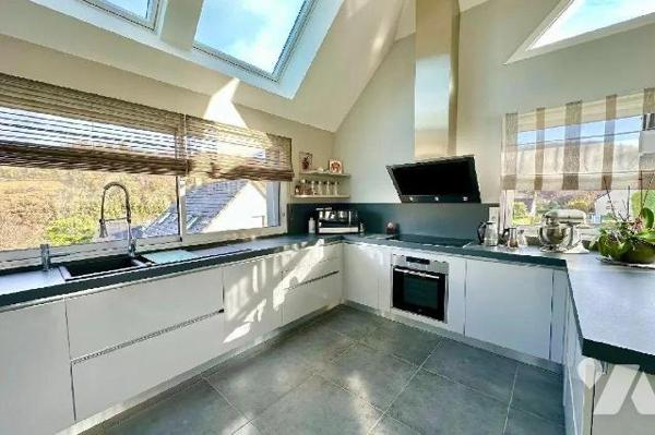 A VENDRE Maison T6, 4 chambres, à AMFREVILLE-LA-MI-VOIE (76920). Maison contemporaine d'archite...