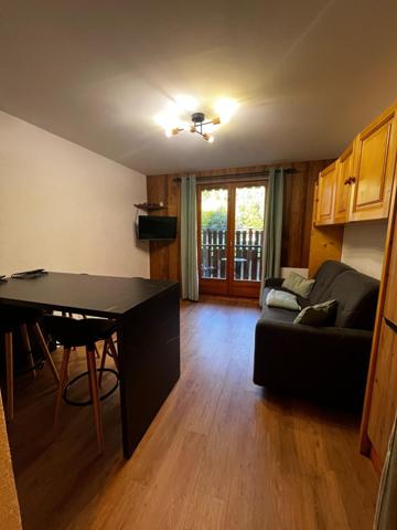 Studio entièrement rénové avec gout avec parking couvert privatif