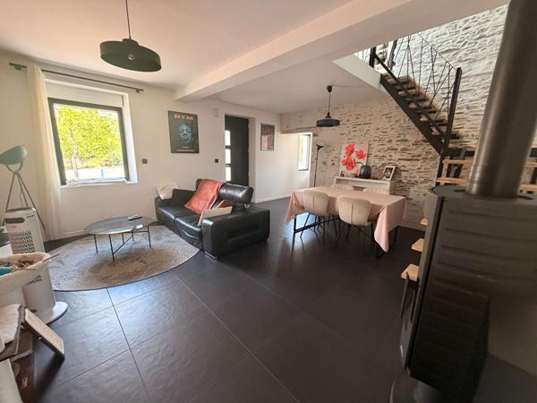 Charmante maison en pierre de 72 m² avec jardin à vendre au Plessis Macé