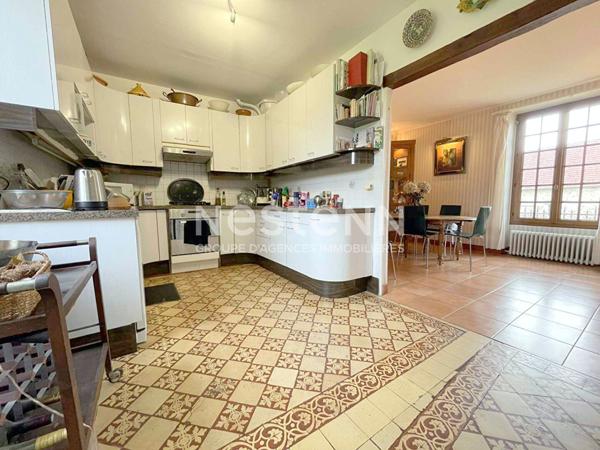 CHARS - Maison de charme à vendre 6 chambres / 270 m² - Un havre de paix à découvrir !