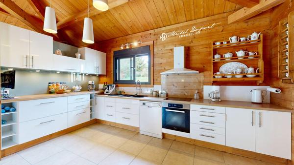 Élégante maison en bois – Alliance parfaite entre authenticité et confort moderne