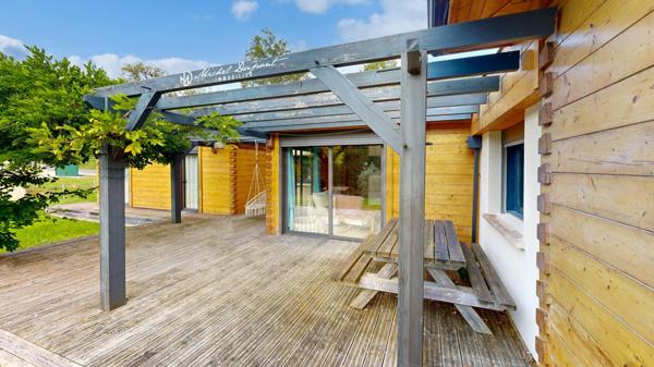 Élégante maison en bois – Alliance parfaite entre authenticité et confort moderne