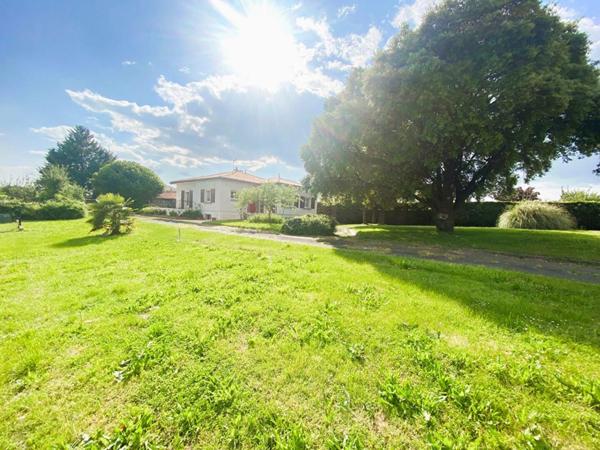 EXCLUSIVITE Maison de plain pied 6 pièces  sur sous sol complet avec  terrain de 2500 m2