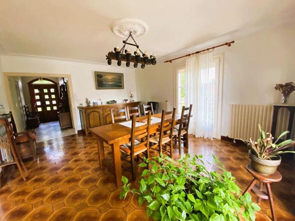 EXCLUSIVITE Maison de plain pied 6 pièces  sur sous sol complet avec  terrain de 2500 m2