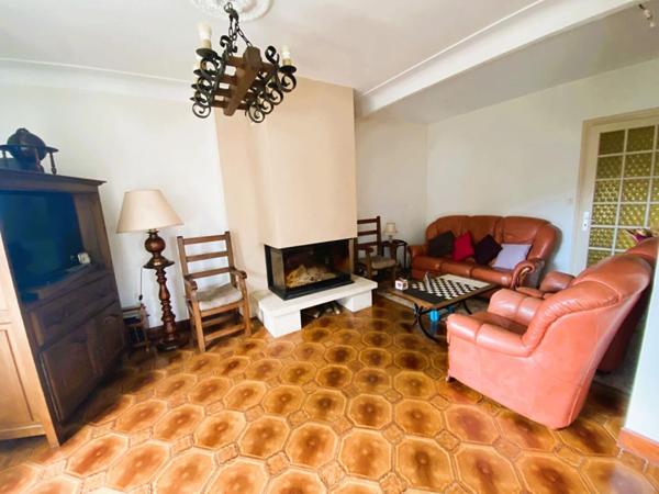 EXCLUSIVITE Maison de plain pied 6 pièces  sur sous sol complet avec  terrain de 2500 m2