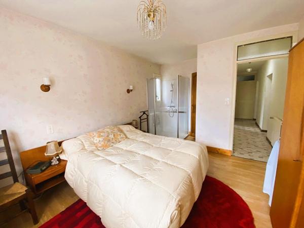 EXCLUSIVITE Maison de plain pied 6 pièces  sur sous sol complet avec  terrain de 2500 m2