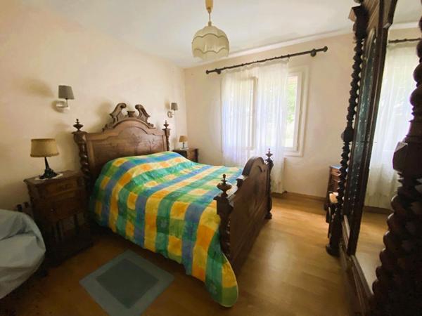 EXCLUSIVITE Maison de plain pied 6 pièces  sur sous sol complet avec  terrain de 2500 m2