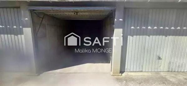 Box fermé ! Pour véhicule ou stockage !!