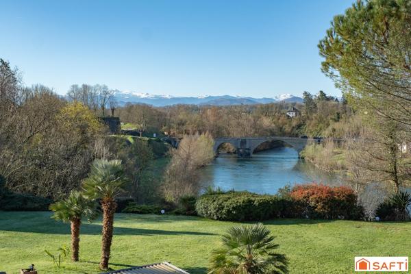 Propriété avec vue exceptionnelle sur le gave, les remparts de Navarrenx et les Pyrénées.