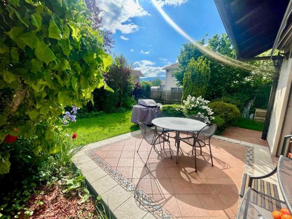 Maison à louer    7 pièces • 230 m2 Prévessin-Moëns