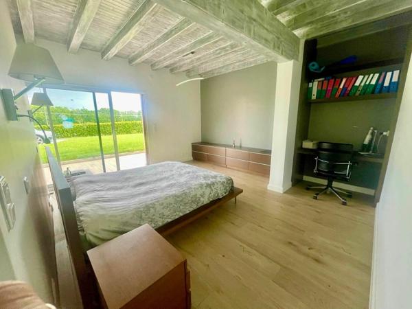 Maison à louer    7 pièces • 230 m2 Prévessin-Moëns